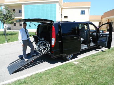 Servizio Taxi , noleggio con conducente ,trasporto persone aventi mobilit� ridotta