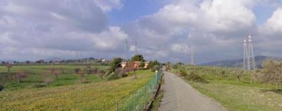 Vendesi azienda agricola con vista panoramica sul mare Jonio.
