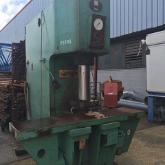 Vendesi pressa idraulica