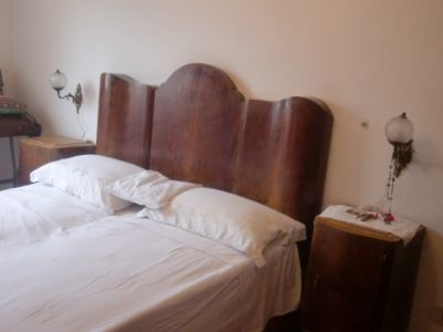camera antiva in noce