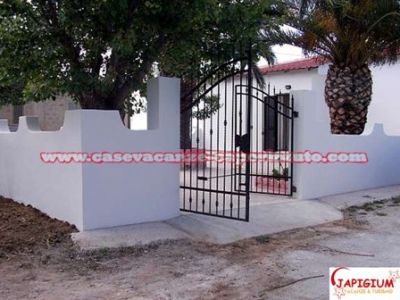 Villa INDIPENDENTE  a 100 metri dal Mare