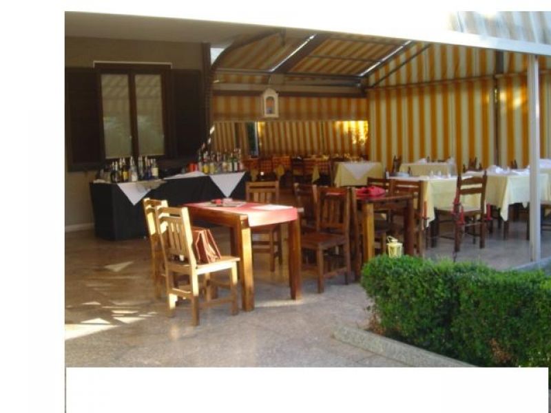 Cedo attivit� ristorante, pizzeria e lounge bar