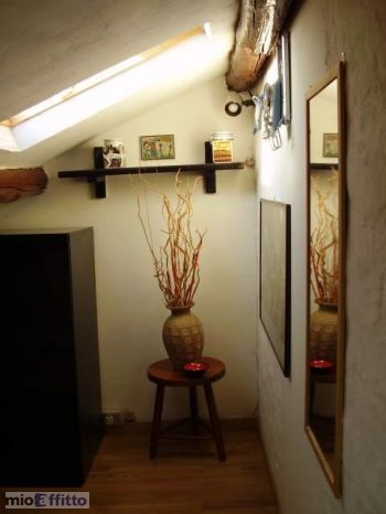MM Pasteur/Loreto mansarda 2 locali arredata, mq. 27. 468 � compreso condominiali
