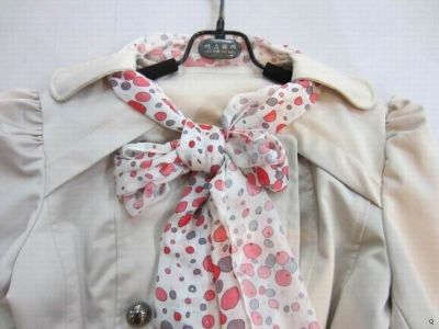 solo 16 � per mqueen, LV, Gucci, foulard di seta Moschino