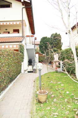 busnago 3 locali+taverna+giardino+ 2box