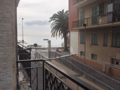 BILOCALE SUL LUNGOMARE