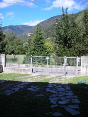 IN VILLETTA APPARTAMENTO CON GIARDINO