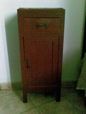 Comodini antichi in legno 