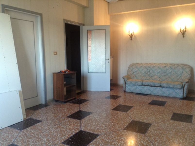 Casalbertone appartamento balcone e cantina 310