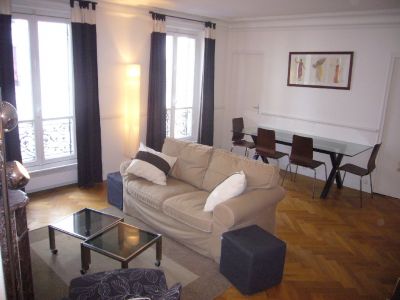 Appartamento di 4 stanze - 150m � Un affitto 1200 �