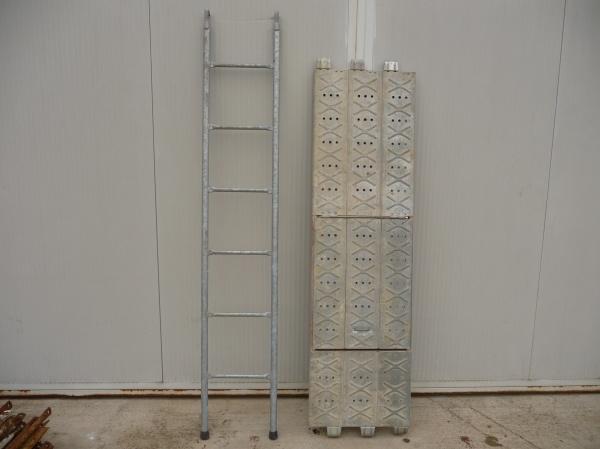 Vendesi tavole metalliche con botola