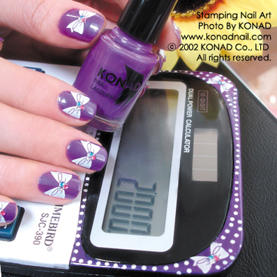 Un regalo originale per Natale: Stamping Nail Art 