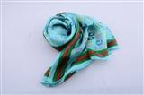solo 16 � per mqueen, LV, Gucci, foulard di seta Moschino