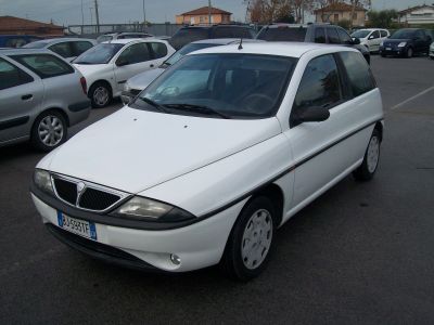 lancia y 1200 lx 