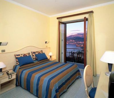 Hotel *** Stelle 35  Camere Rif. 1744