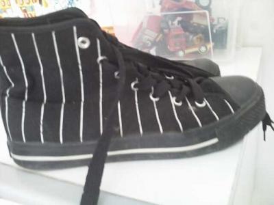 SCARPE PUNK/DARK