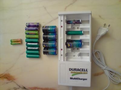 Caricabatterie + pile ricaricabili