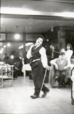 Artista mimo clown mago comico charlot