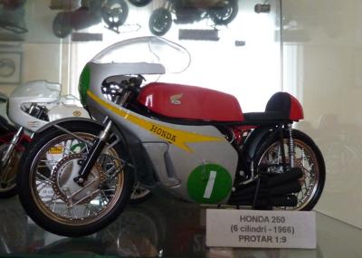 Motomodello Protar 1:8 Honda 6 cilindri 1966