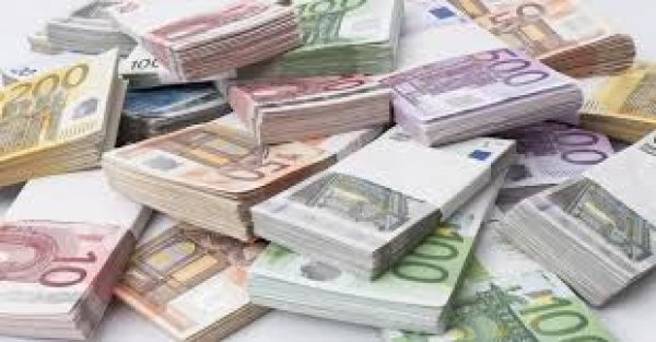 Sono un finanziatore privato che offre prestiti a tassi di interesse