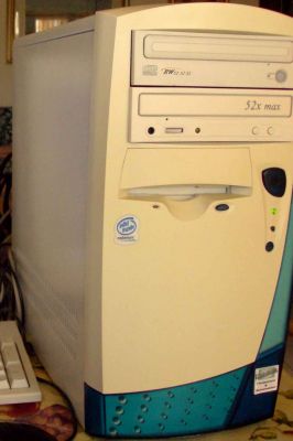 PC (solo il pc) MINI-TOWER PENTIUM 3 - 800Mhz. - Euro 50