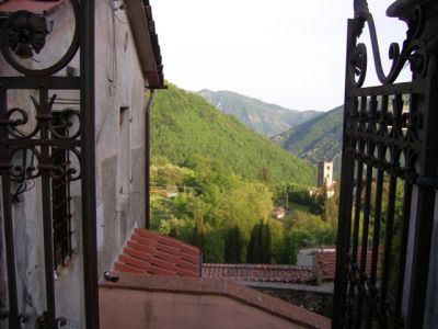 Privato vende casa collinare con vista