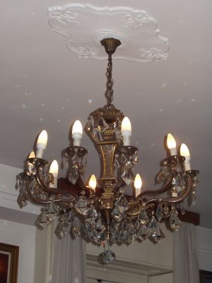 VENDO PRESTIGIOSO LAMPADARIO IN CRISTALLO 