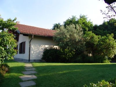 Villa con 2500 di giardino 
