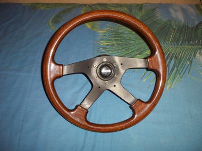 volante in legno MOMO con adattatore