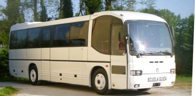 Autocarro 8 metri e autobus 10,6 mt. cqc usati + rim.ABS (Pesaro)