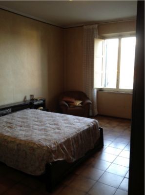 Stanza singola in appartamento misto a Pisa