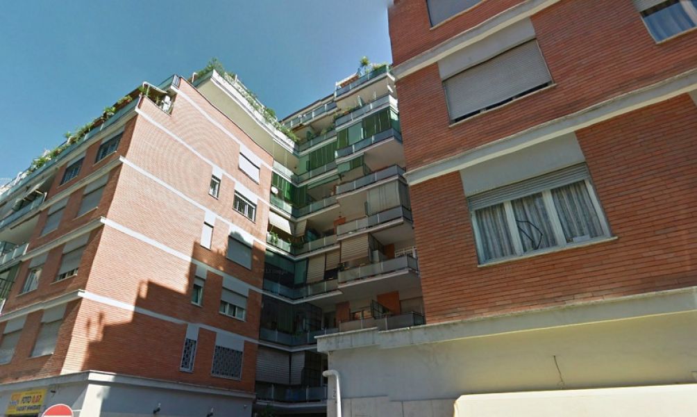 Tiburtina via carlo caneva con balcone abitabile