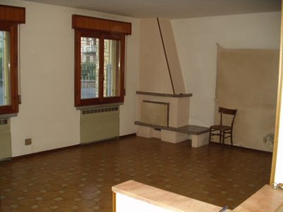 PORZIONE DI CASA A BRESCELLO