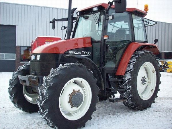 Trattore New Holland TS90
