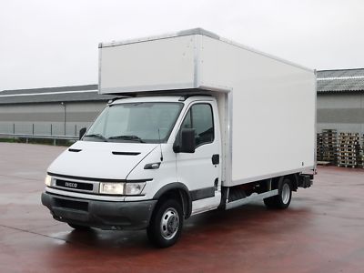 TRASLOCHI TRASPORTI E SGOMBERI TEL. 338-2830902  OVUNQUE PREZZI MODICI FESTIVI INCLUSI