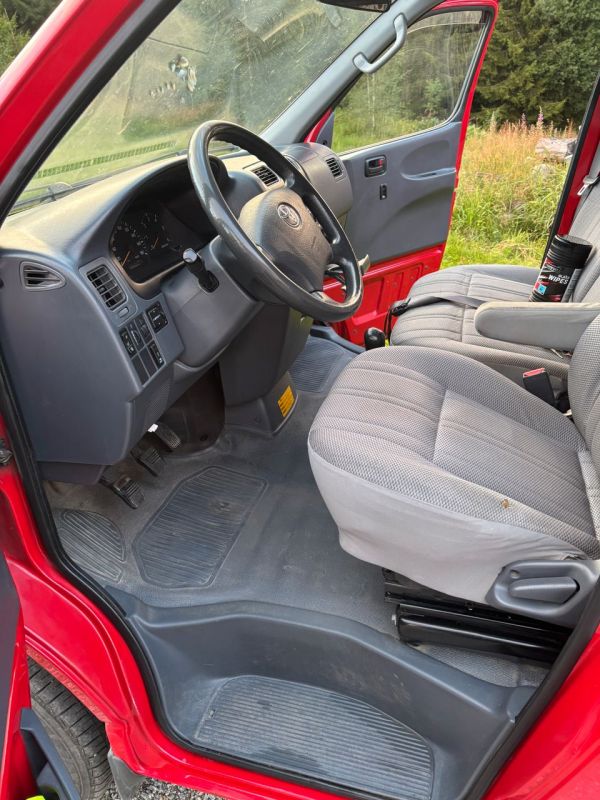 Toyota Hiace 