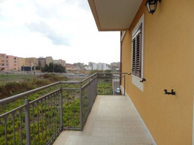 Siracusa Via Spagna mq 120 Appartamento 5 vani e servizi doppi pari al nuovo