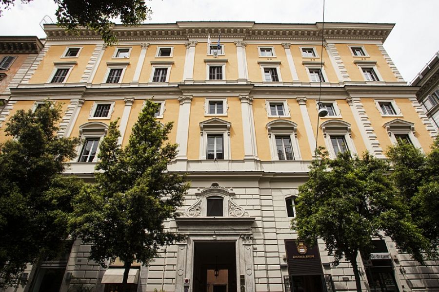 Via Veneto Affittasi Uffici pronti con Sale Riunioni a Reception allingresso