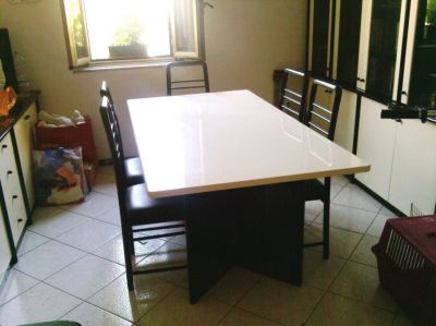 Vendo tavolo 6sedie e mobile da soggiorno