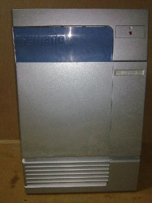 Fabricatore di ghiaccio