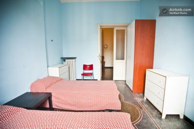 Offro: stanze stanze singole e doppie in Genova centro