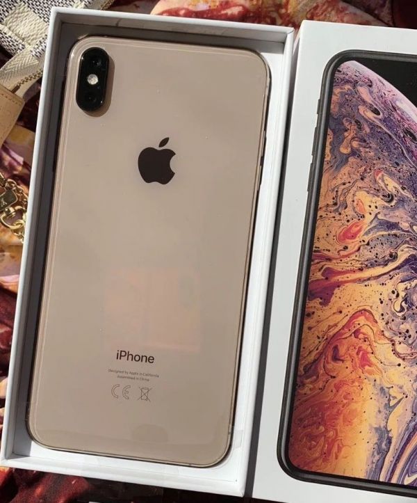 Apple iPhone XS 64GB = 400 EUR  ,iPhone XS Max 64GB = 430 EUR ,iPhone X 64GB = 300 EUR,iPhone XR 64G