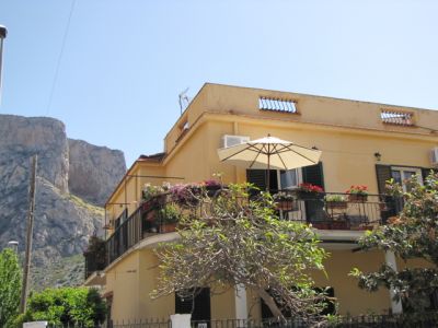 CASA VACANZE A CINQUE MINUTI A PIEDI DAL MARE A SFERRACAVALLO  - PALERMO