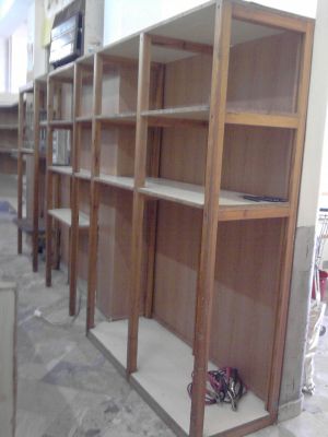 Scaffalatura IN LEGNO  per negozio di alimentari 