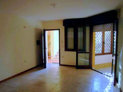 DOLIANOVA affitto trilocale terra rifinitissimo con giardinetto