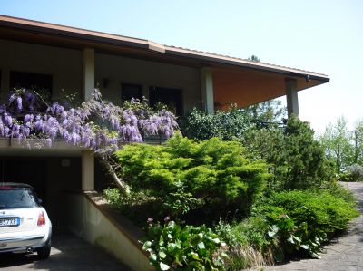 Villa singola completamente immersa nel verde con parco