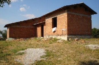soriano nel cimino  casale di 100mq