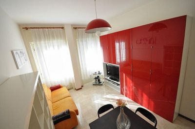 Via S. Sofia, In palazzo signorile appartamento al piano alto