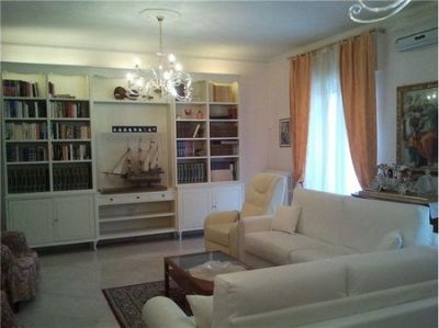 Rifinitissimo pentavani in via Muciaccia