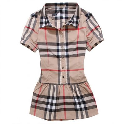 16 � solo per la camicia Burberry, maglione, scarpe